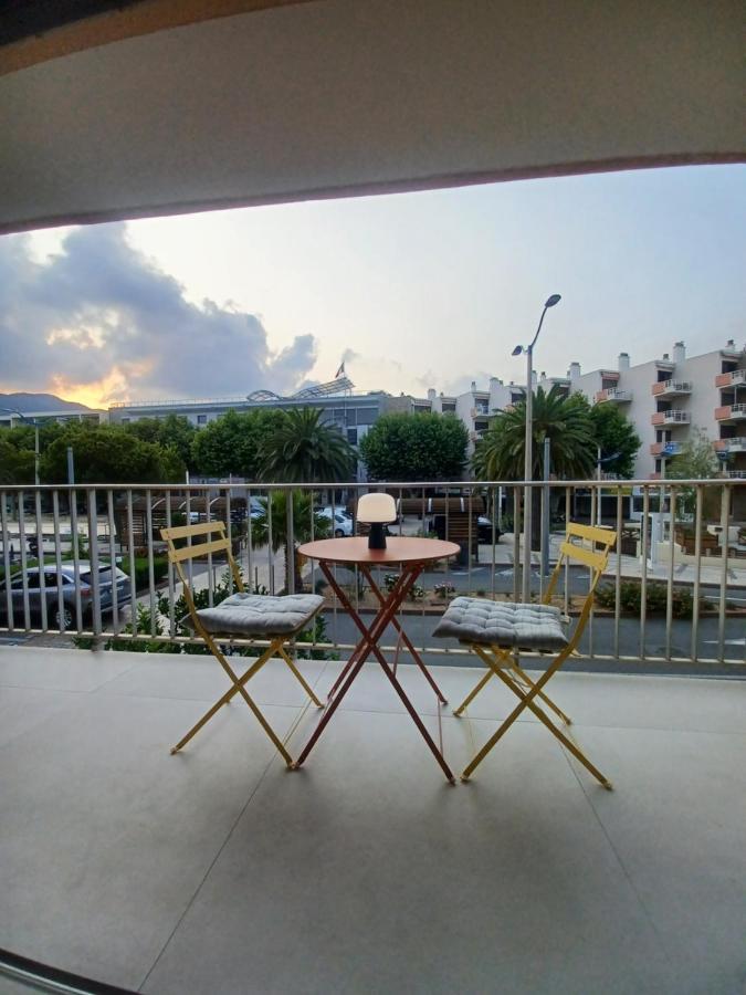 Superbe Appartement A 2 Minutes De La Mer Cavalaire-sur-Mer Eksteriør billede